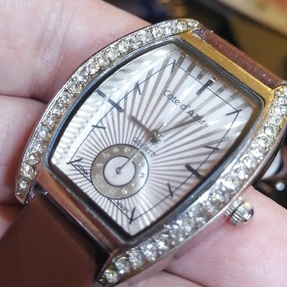 Cote d'Azur Sparkling Crystals Vintage Case In New  Leather Strap Watch
